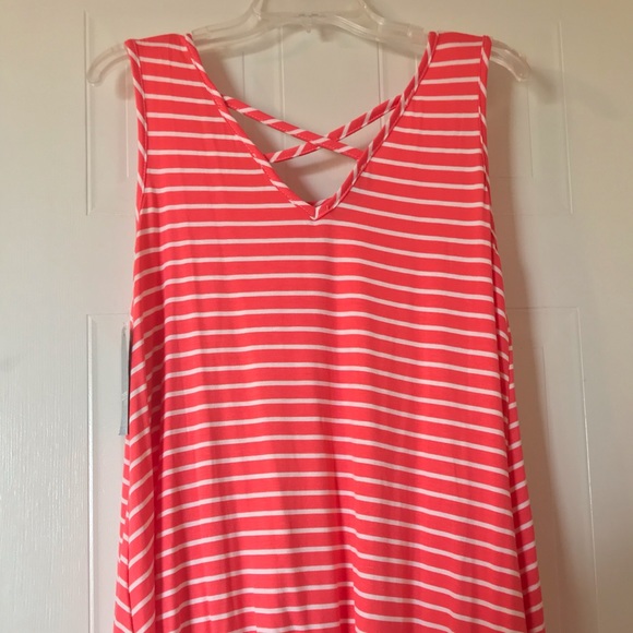 New Maternity Sleeveless Top - Picture 2 of 7